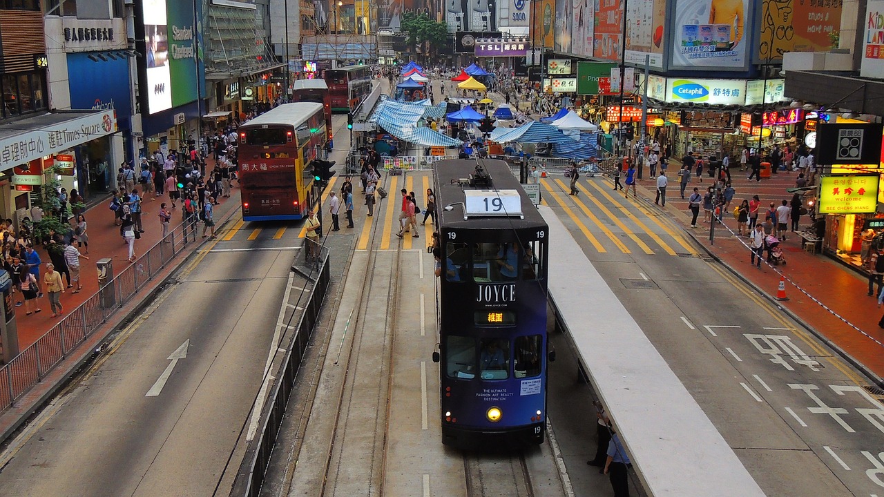 里昂：预期2025年内地和香港房地产市场将回稳 续列华润置地为首选股